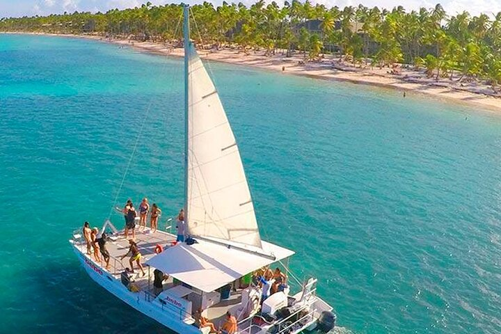 Punta Cana: Full-day all-inclusive Rumbadera En la Isla Saona  - Photo 1 of 9